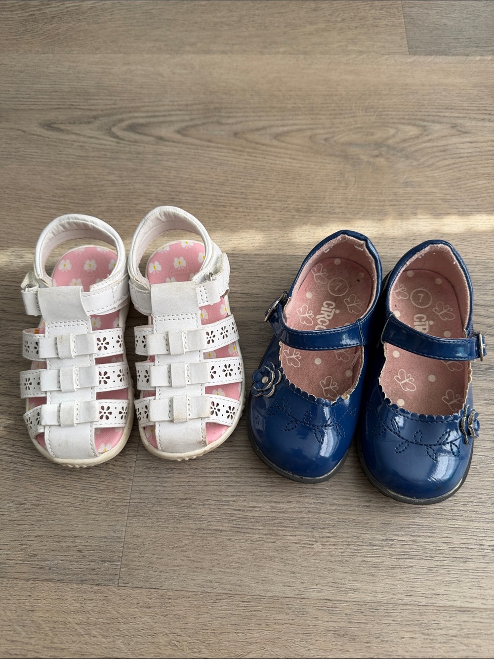 Circo Navy Blue Patent Mary Jane Shoes with White Sandals Set